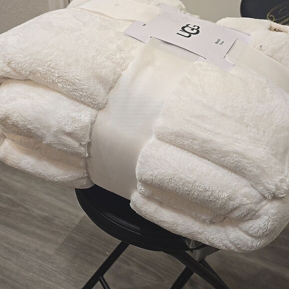 UGG Novah Throw Blanket- - Picture 4 of 5